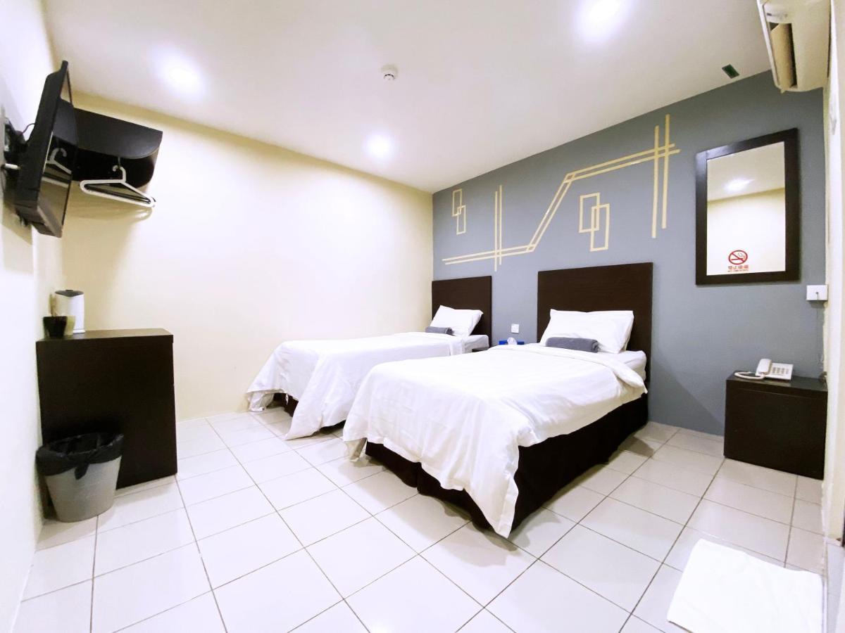Your Hotel Klang By D'Concept Екстер'єр фото