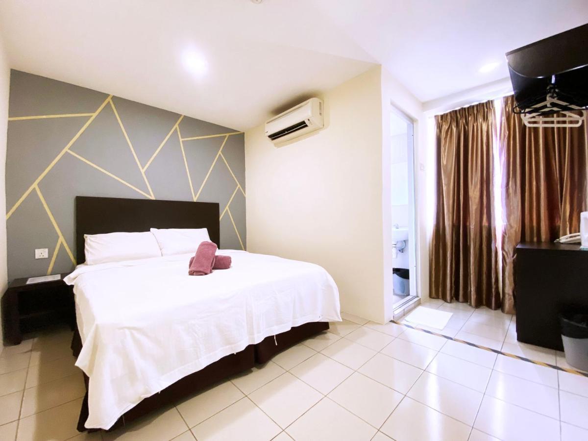 Your Hotel Klang By D'Concept Екстер'єр фото