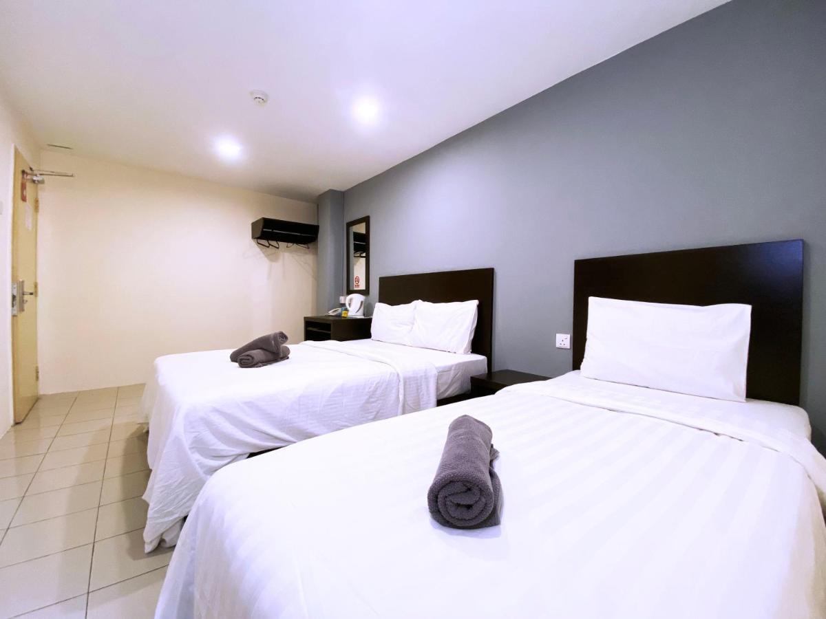 Your Hotel Klang By D'Concept Екстер'єр фото