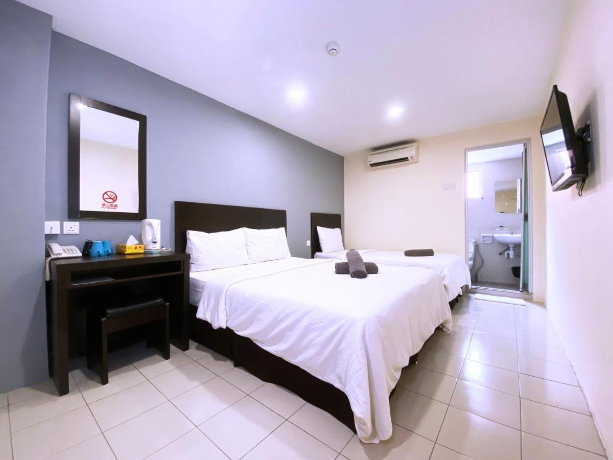 Your Hotel Klang By D'Concept Екстер'єр фото
